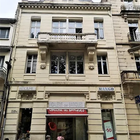 De 105m2, Balcon Sur Cours De La Republique アパート *