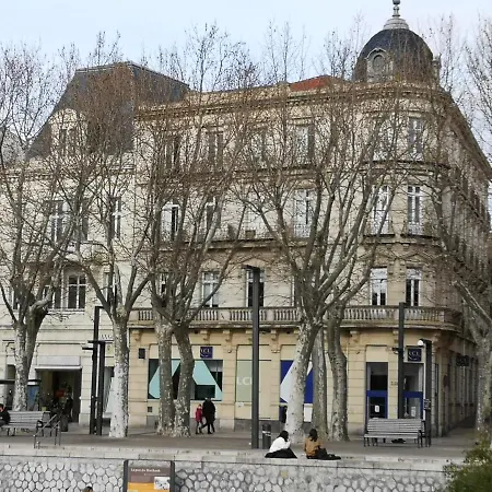 De 105m2, Balcon Sur Cours De La Republique ナルボンヌ