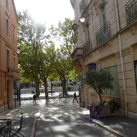アパート De 105m2, Balcon Sur Cours De La Republique *